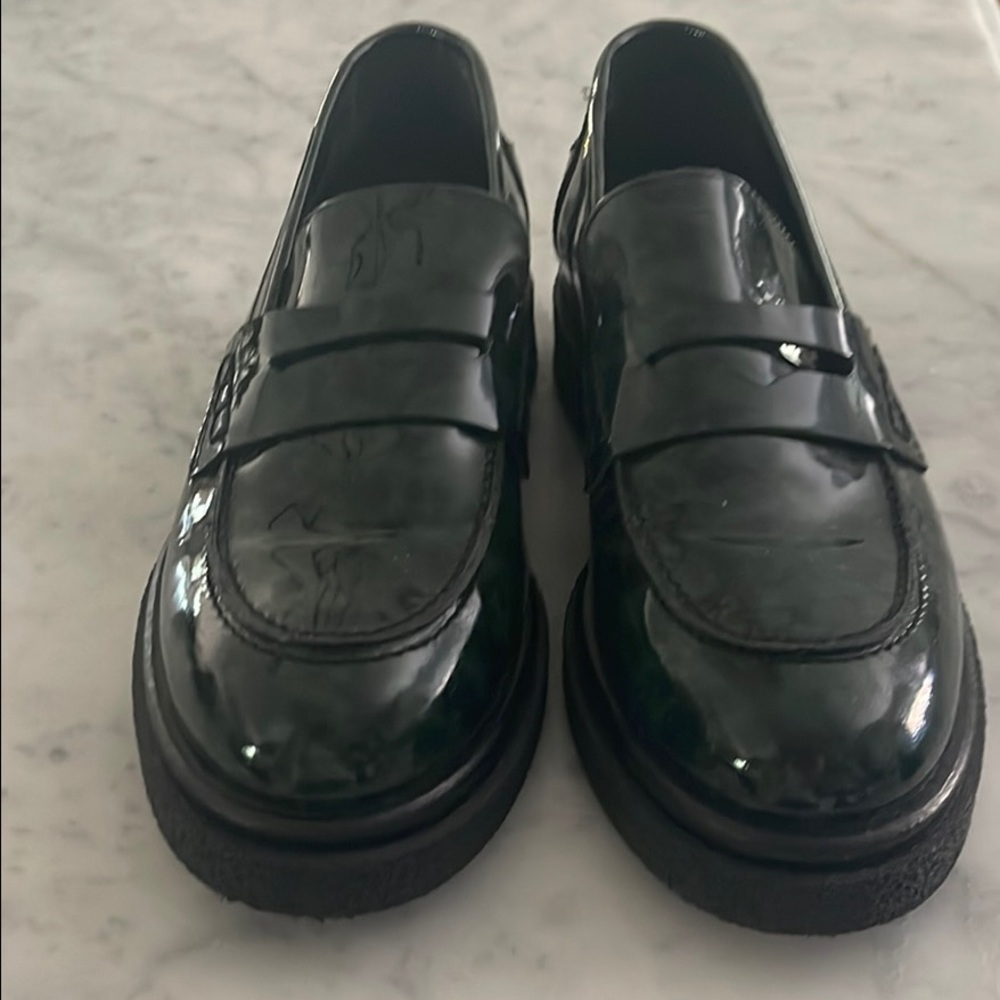 Sleek Deep Green & Black Leopard Patent Loafers.          SZ 39/8.5m. NEW!
